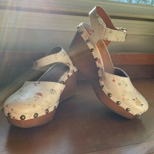 Lucky Brand Zazmini Wedge Retro Sandal Floral Cream Wedges Fairy Sz 6